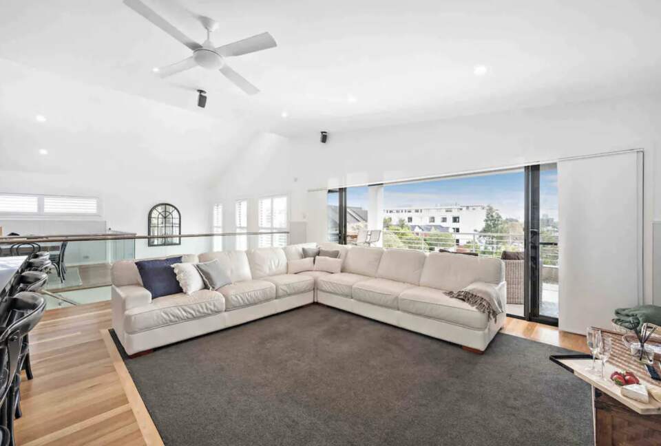 Bahamas on Brooks - Newcastle, Australia