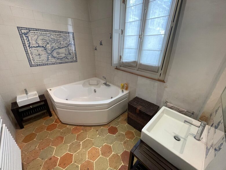 Villa Boileau - Paris, France