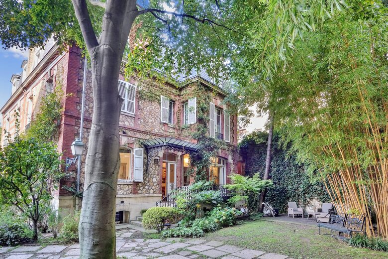 Villa Boileau - Paris, France