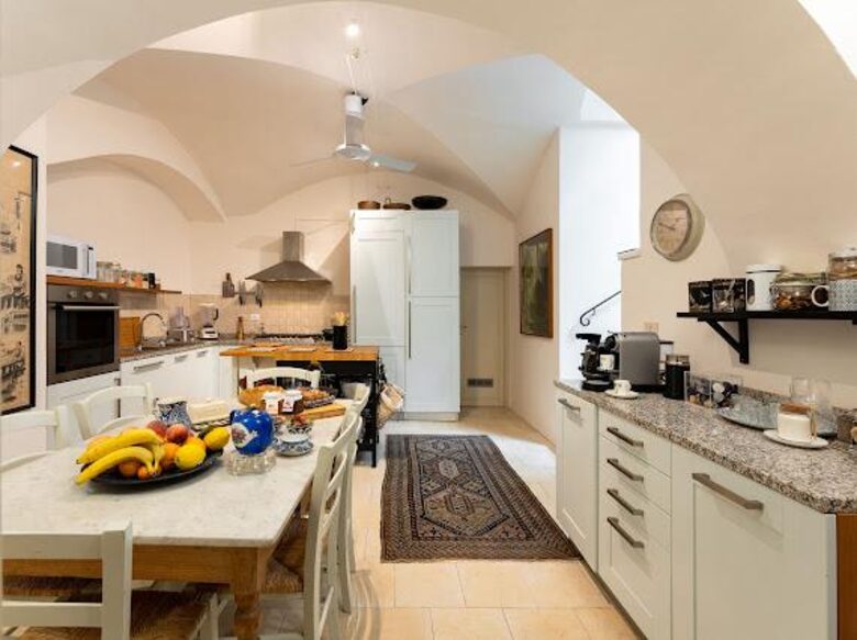 Lungarno Diaz Historic Retreat - Florence, Italy