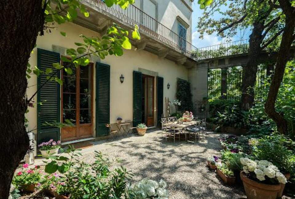 Lungarno Diaz Historic Retreat - Florence, Italy