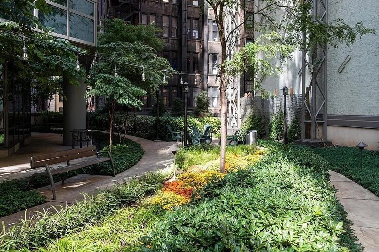 NYC Getaway | On Madison Ave, North of Madison Square Park - New York, New York