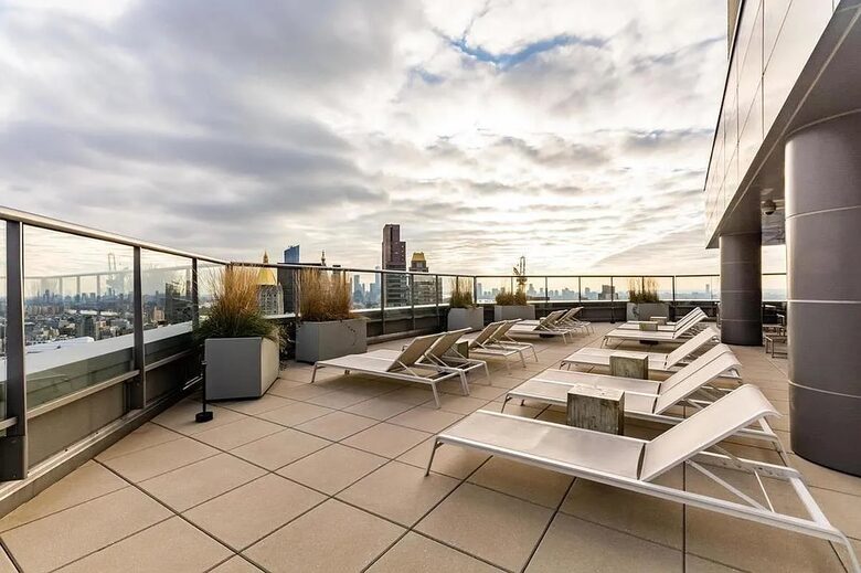 NYC Getaway | On Madison Ave, North of Madison Square Park - New York, New York