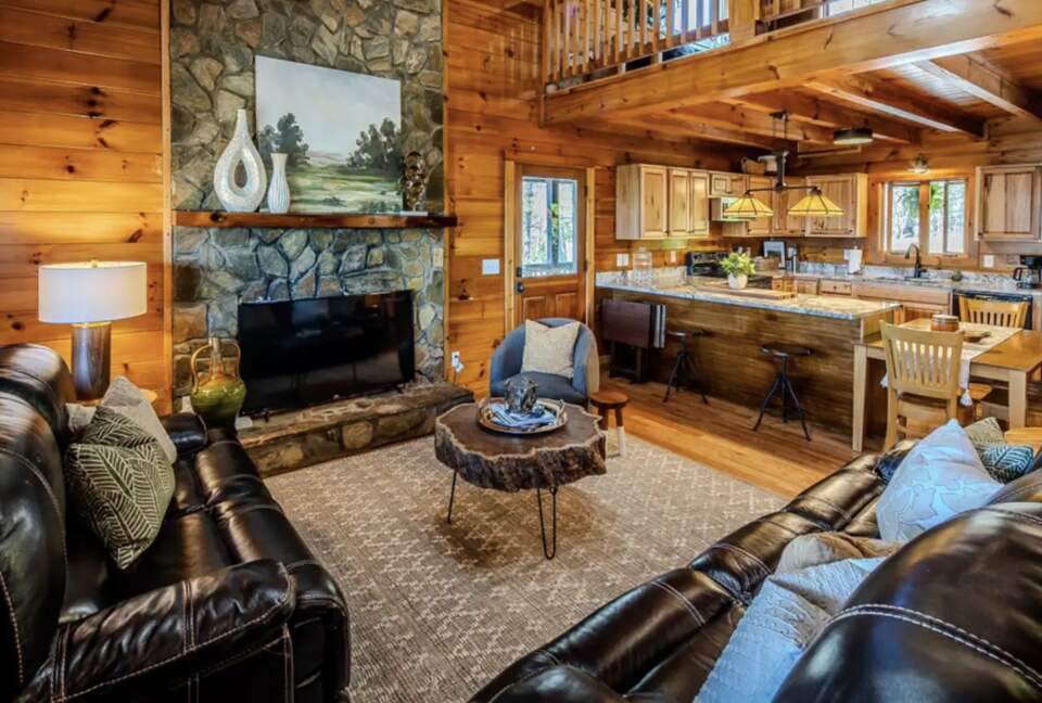 Appalachian Mountain Retreat - Fleetwood, North Carolina