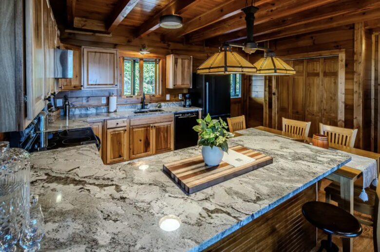 Appalachian Mountain Retreat - Fleetwood, North Carolina