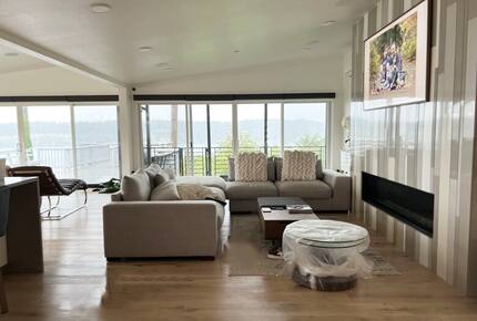 High Bluff Waterfront Contemporary Home in Gig Harbor - Gig Harbor, Washington