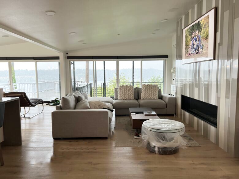 High Bluff Waterfront Contemporary Home in Gig Harbor - Gig Harbor, Washington