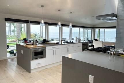 High Bluff Waterfront Contemporary Home in Gig Harbor - Gig Harbor, Washington
