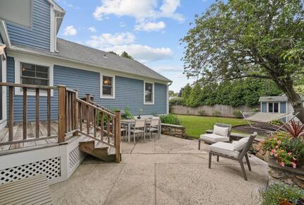 Charming Coastal Retreat | Spacious Beach House with Luxury Amenities - Fairfield, Connecticut