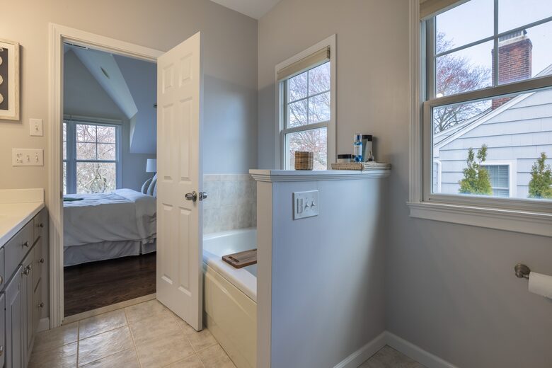 Charming Coastal Retreat | Spacious Beach House with Luxury Amenities - Fairfield, Connecticut