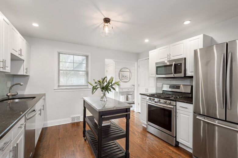 Charming Coastal Retreat | Spacious Beach House with Luxury Amenities - Fairfield, Connecticut