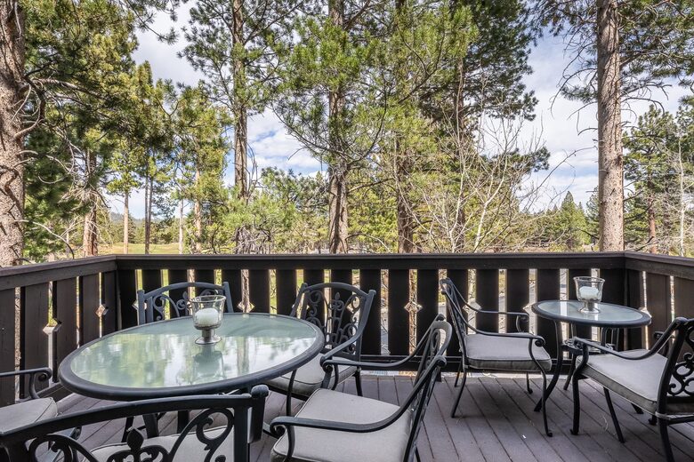 Multi-Family Retreat, Close to Lifts, Pet Friendly w/ Hot Tub - Mammoth Lakes, California