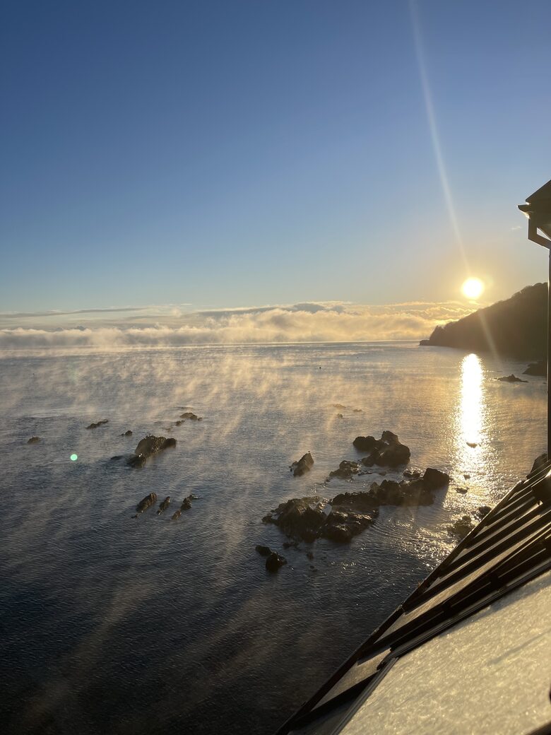 The Bay | Oceanfront Serenity in Cornwall’s Secret Hideaway - Cawsand, United Kingdom