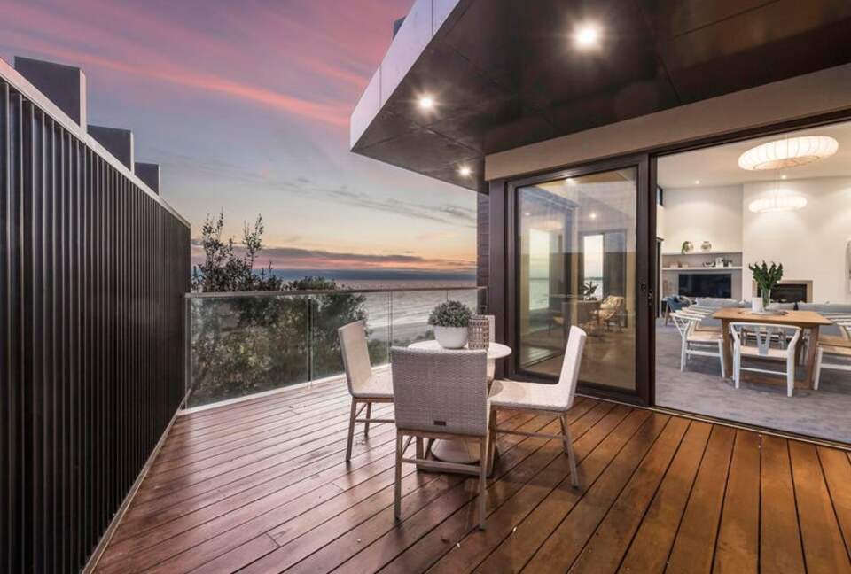 Melbourne Beachfront Penthouse with Bay Views - Melbourne, Australia