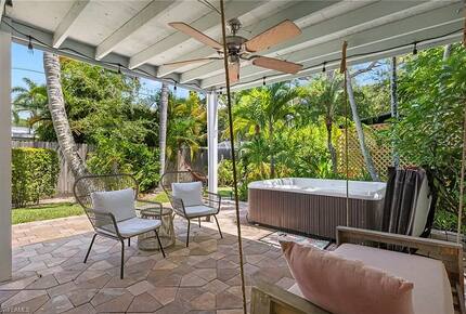 The Naples Bungalow | Dog Friendly - Naples, Florida