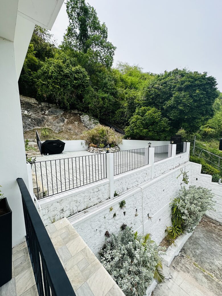 Kingston Urban Oasis Getaway - Kingston, Jamaica