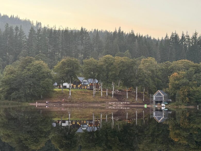 Tall Pines Waterfront Highland Lodge - Gairlochy, United Kingdom