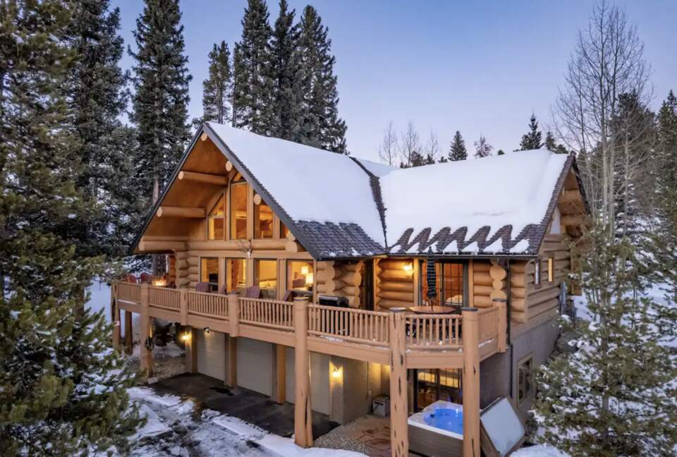 Luminary Log Chalet | Seclusion & Skiing Nearby - Blue River, Colorado
