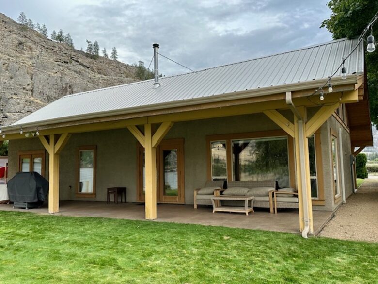Lakeside Escape in Wine Country and Winter Wonderland - Oliver, Canada