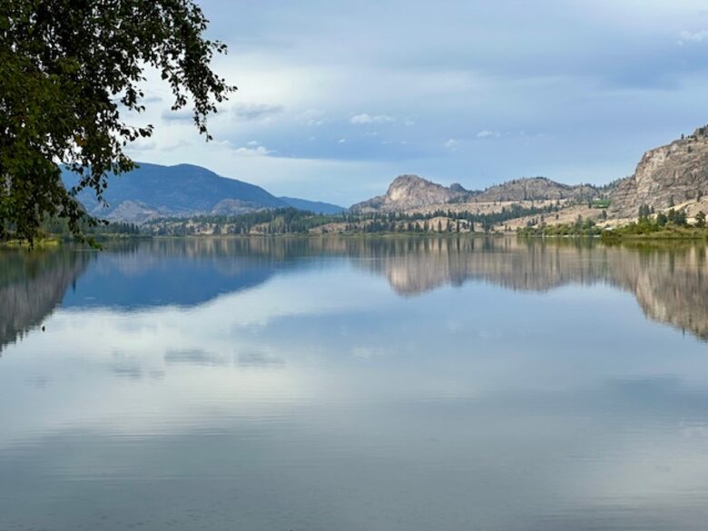 Lakeside Escape in Wine Country and Winter Wonderland - Oliver, Canada