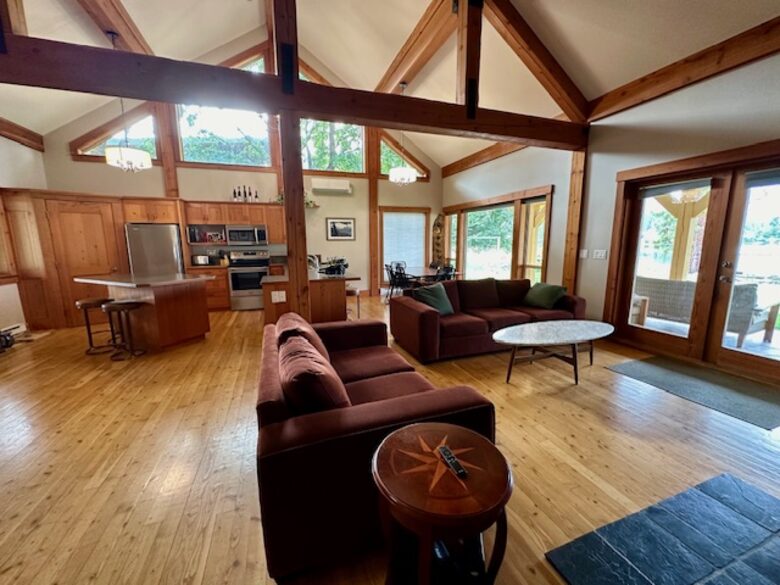 Lakeside Escape in Wine Country and Winter Wonderland - Oliver, Canada
