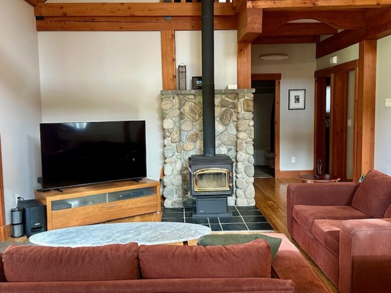 Lakeside Escape in Wine Country and Winter Wonderland - Oliver, Canada