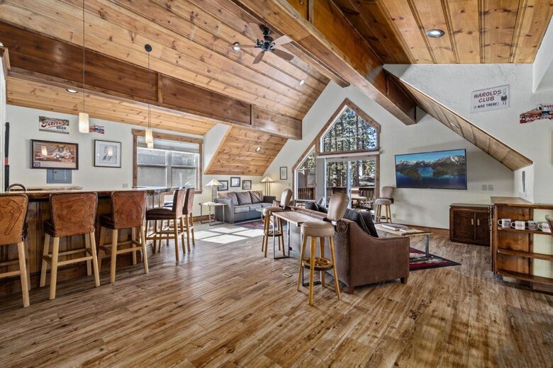 Serene Zephyr Cove Escape with Lake Tahoe Views - Zephyr Cove, Nevada