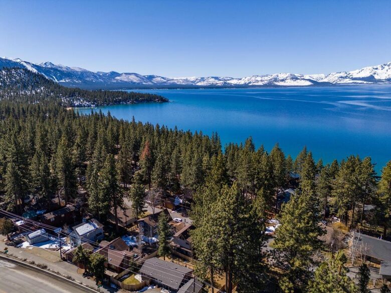 Serene Zephyr Cove Escape with Lake Tahoe Views - Zephyr Cove, Nevada