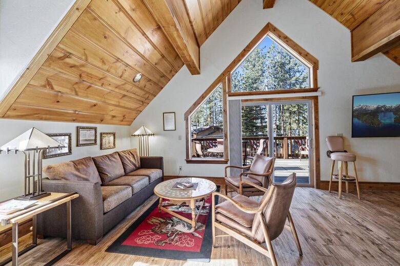 Serene Zephyr Cove Escape with Lake Tahoe Views - Zephyr Cove, Nevada