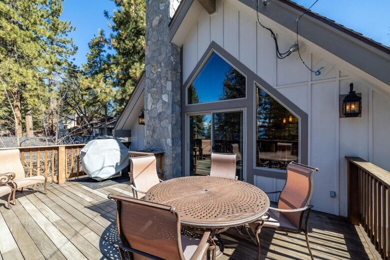 Serene Zephyr Cove Escape with Lake Tahoe Views - Zephyr Cove, Nevada