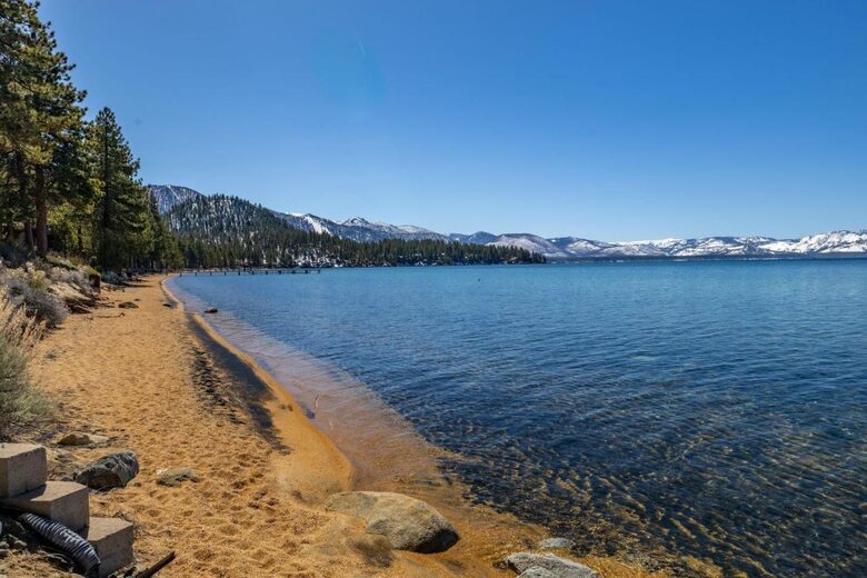 Serene Zephyr Cove Escape with Lake Tahoe Views - Zephyr Cove, Nevada