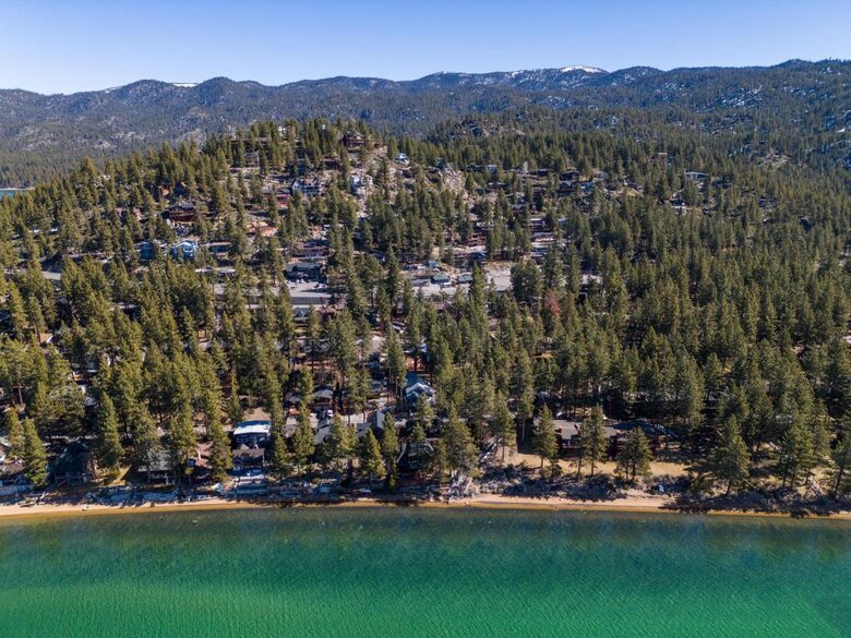Serene Zephyr Cove Escape with Lake Tahoe Views - Zephyr Cove, Nevada