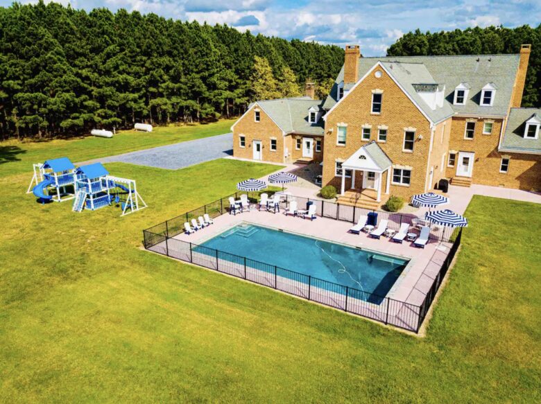 Chesapeake Mansion: Waterfront Elegance on 30 Acres - Sherwood, Maryland