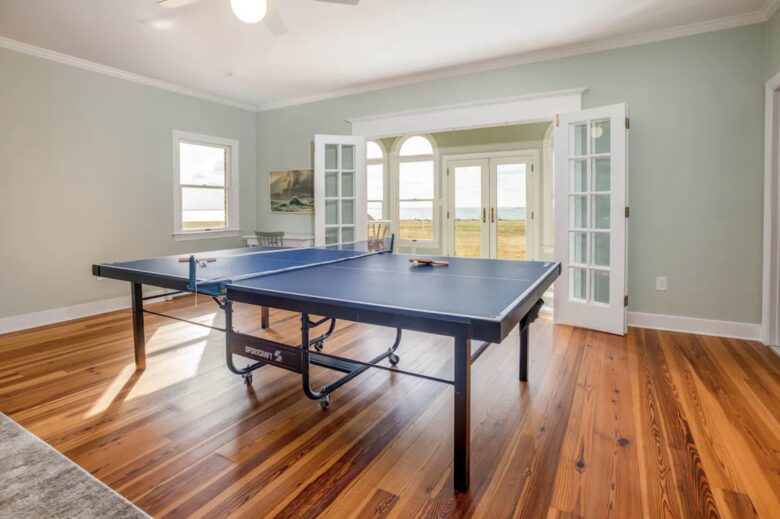 Chesapeake Mansion: Waterfront Elegance on 30 Acres - Sherwood, Maryland