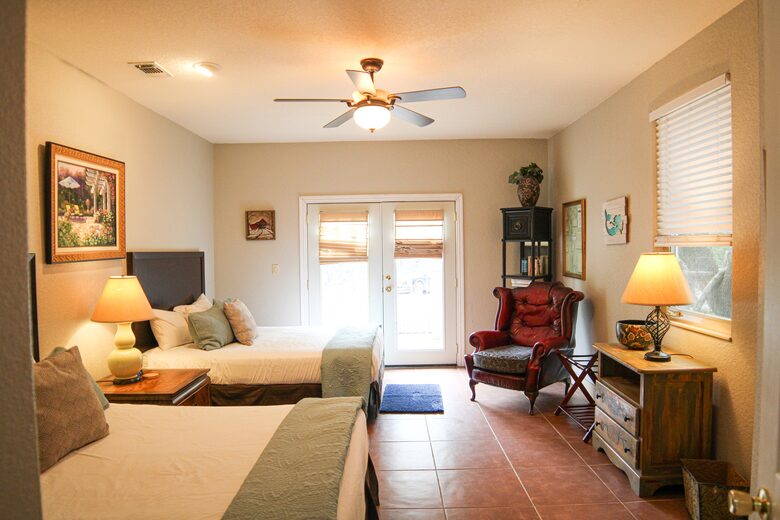 Looking Glass Place - Canyon Lake, Texas