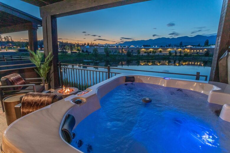 Cosmic Cowboy Retreat - Whitefish, Montana