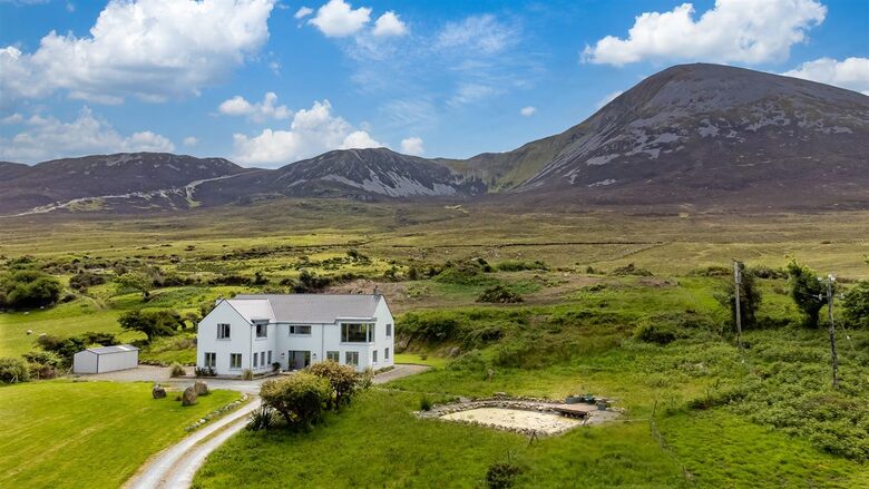 Modern Murrisk Home Overlooking Clewbay - Murrisk, Westport, Ireland
