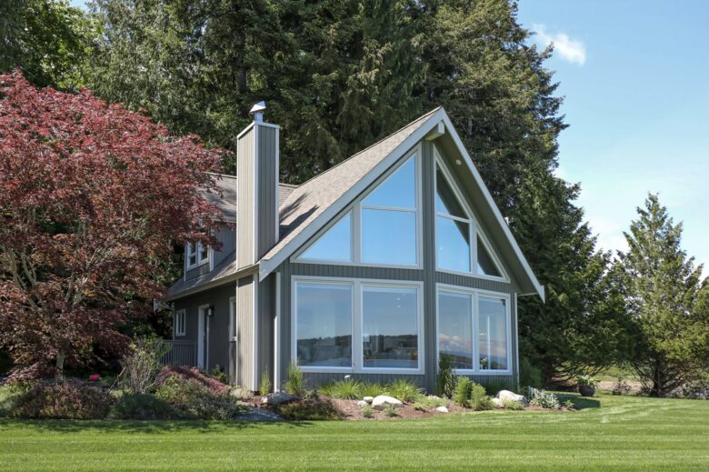 Pearl Point Beach House - Union Bay, Canada