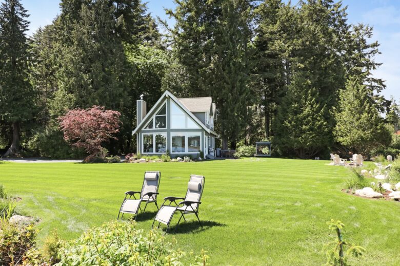 Pearl Point Beach House - Union Bay, Canada