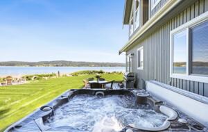 Pearl Point Beach House - Union Bay, Canada