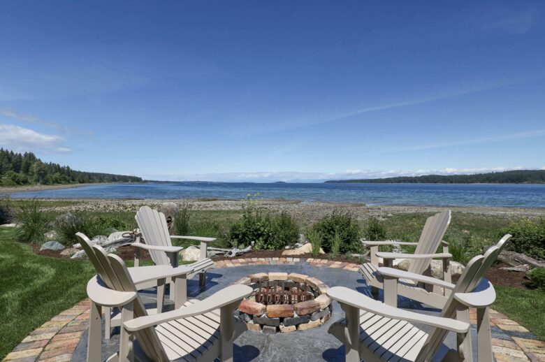Pearl Point Beach House - Union Bay, Canada
