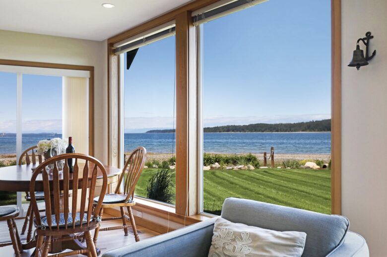 Pearl Point Beach House - Union Bay, Canada