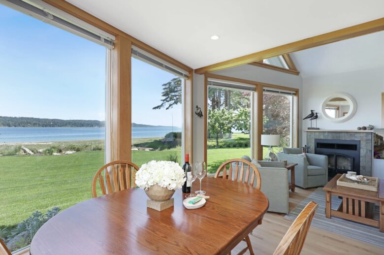 Pearl Point Beach House - Union Bay, Canada