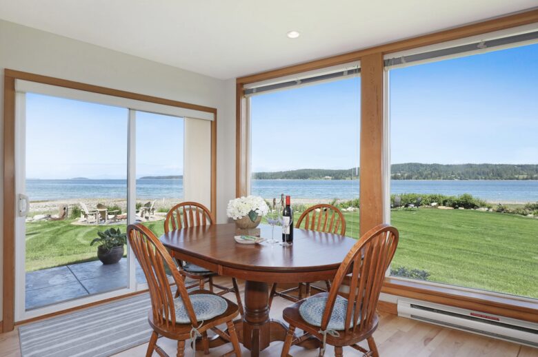 Pearl Point Beach House - Union Bay, Canada