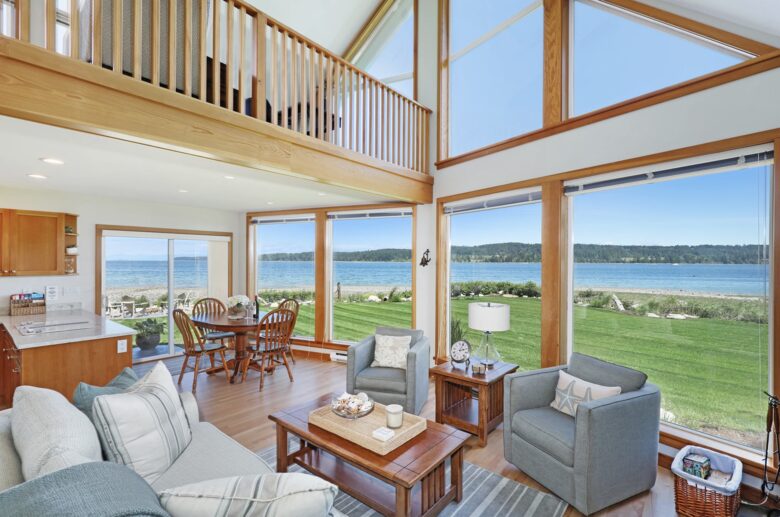 Pearl Point Beach House - Union Bay, Canada