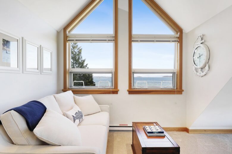 Pearl Point Beach House - Union Bay, Canada