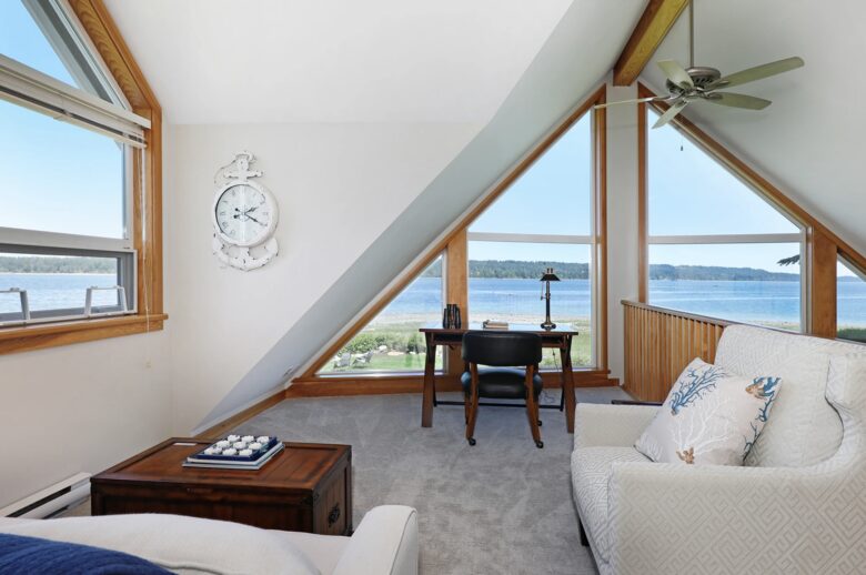 Pearl Point Beach House - Union Bay, Canada