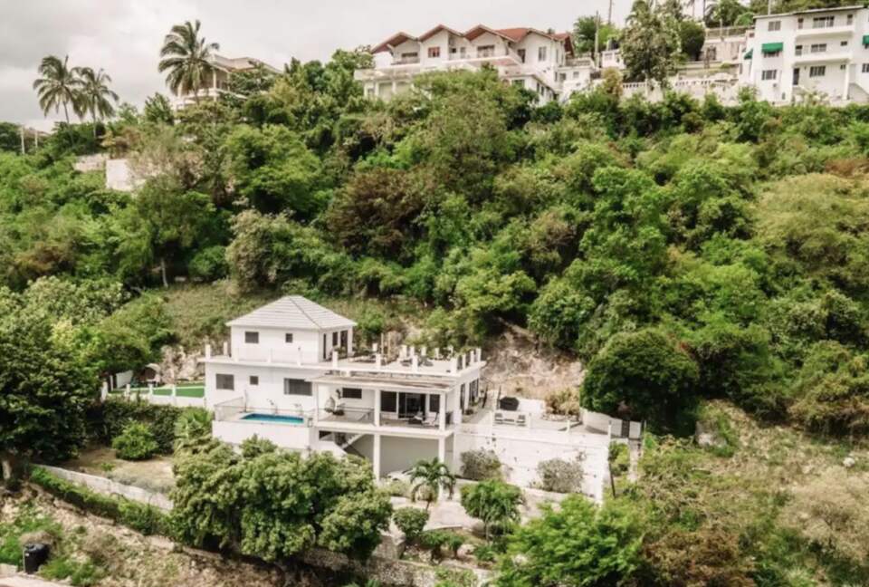 Kingston Urban Oasis Getaway - Kingston, Jamaica