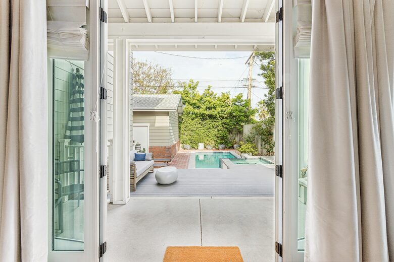 Tranquil Hollywood Retreat Near LA’s Iconic Attractions - Los Angeles, California
