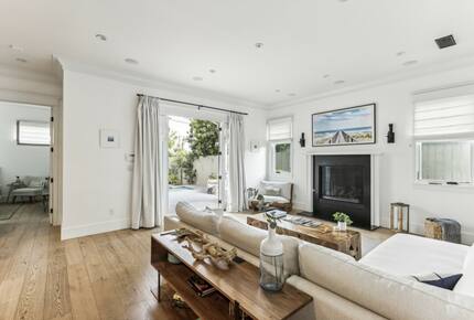 Tranquil Hollywood Retreat Near LA’s Iconic Attractions - Los Angeles, California
